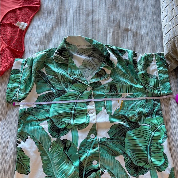 Hawaiian pattern, shorts, and shirt pajama set - Picture 11 of 11